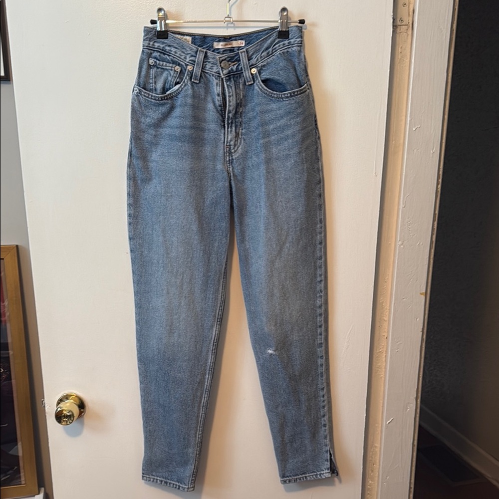 Levi’s 80’s Mom High-Waisted Jeans Size 24